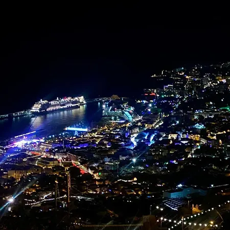 וילה Moon - 5 To 15m From 5 Attractions - Sea View Terrace, Patio, Solarium, Astronaut, Make Up Station, Coffee Bar - פונשל