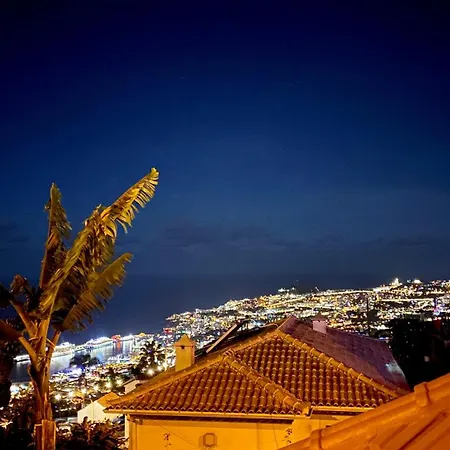 ヴィラ Moon - 5 To 15m From 5 Attractions - Sea View Terrace, Patio, Solarium, Astronaut, Make Up Station, Coffee Bar - フンシャル